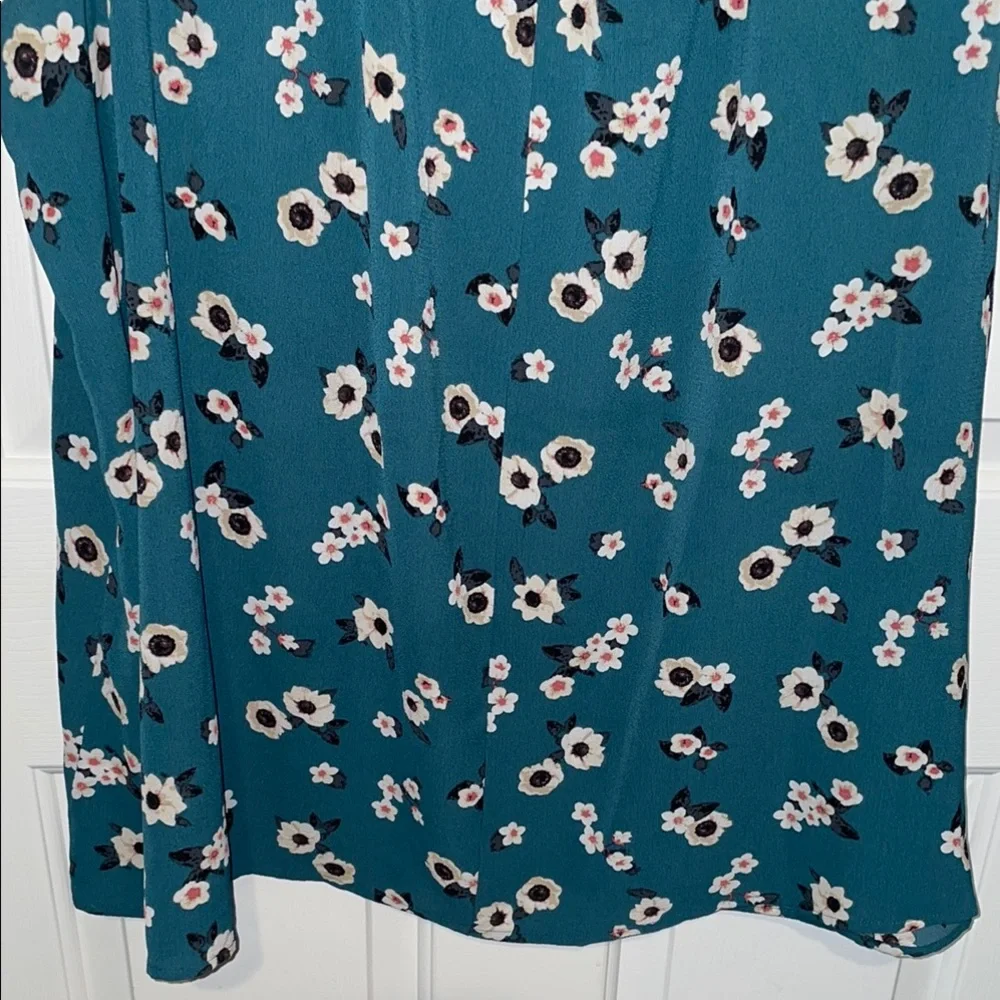 Lane Bryant Teal and White Floral Sleeveless Blouse Relaxed Fit Women’s Plus 28 - Picture 7 of 8